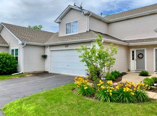 237 Kathryn Ln, North Aurora, IL 60542