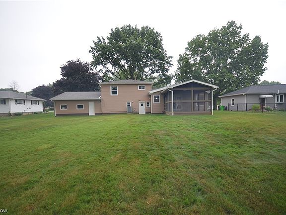 3rd image of 730 Norton Dr