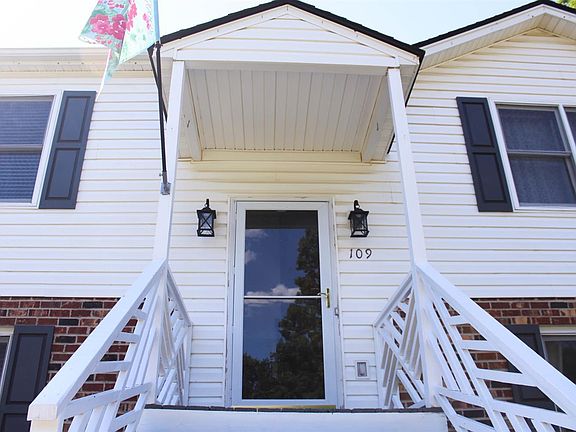 4th image of 109 Whispering Pines Ct