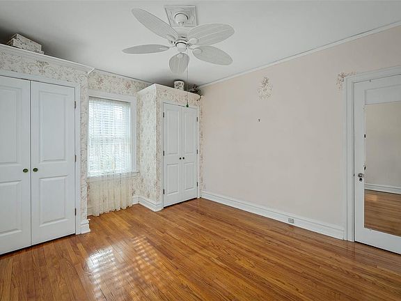 4th image of 1008 N Taylor Ave