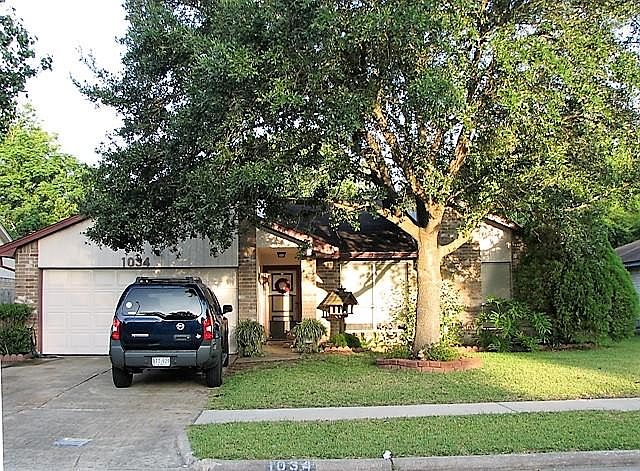 1st image of 1034 Oxford Dr