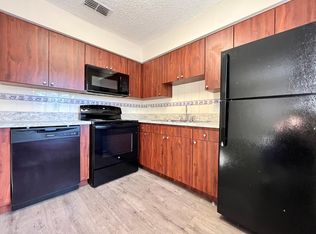 4050 78th Ave N APT 8, Pinellas Park, FL 33781
