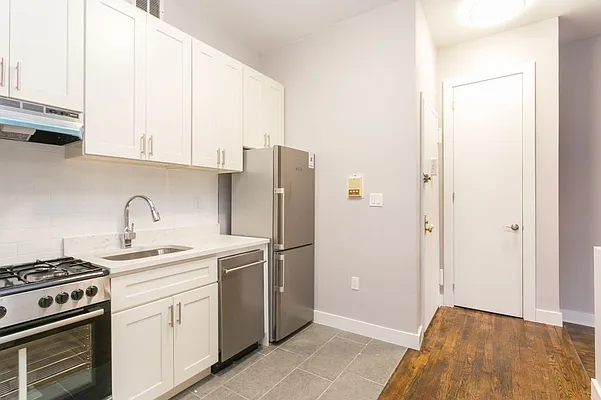 Rented by MNS | media 28