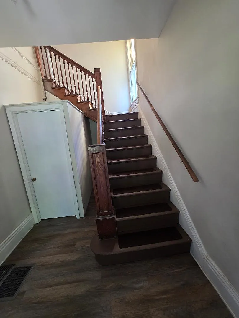189 Parsells Ave - 189 Parsells Ave — Photo 1