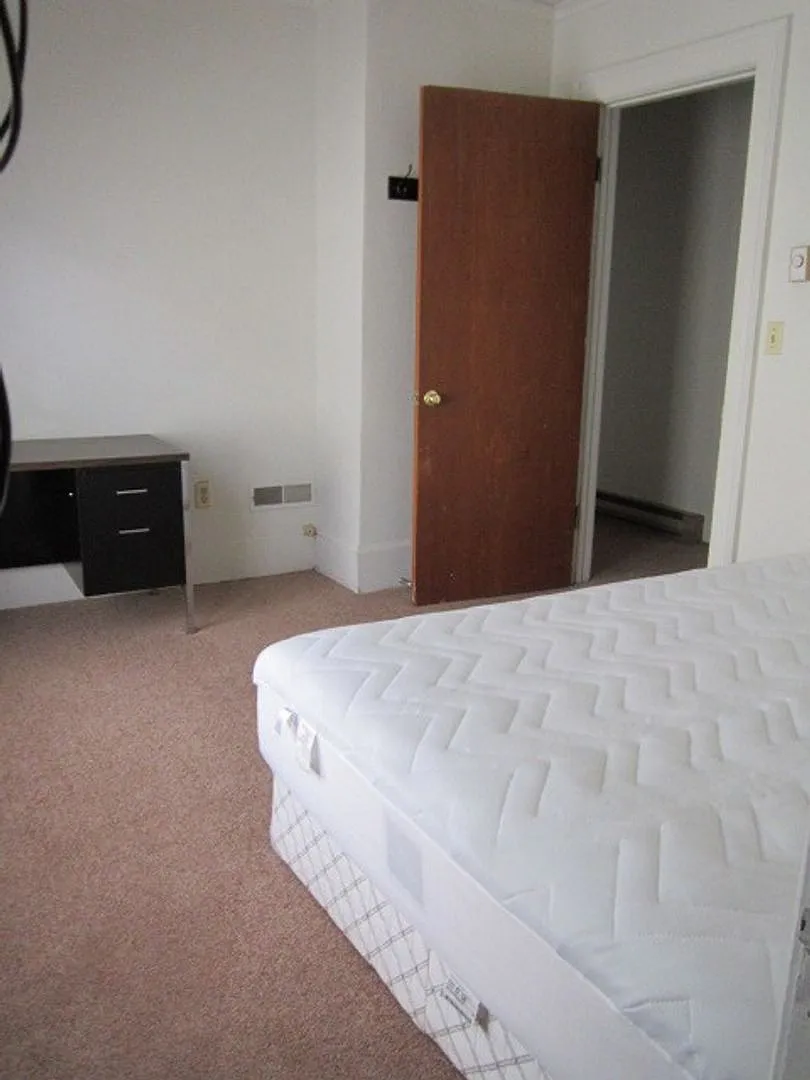 205 Comstock Avenue — Photo 4