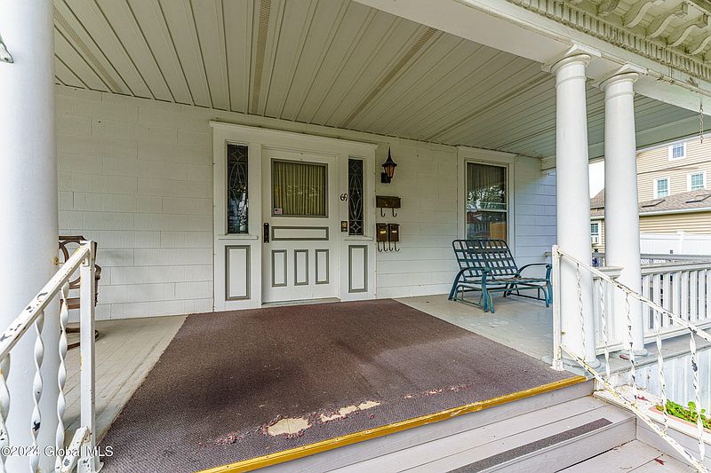 4th image of 69 Grant Street