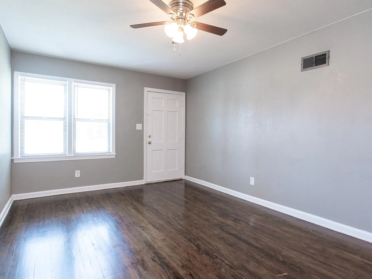 4710-4740 E. Mt. Vernon - 4720 — Photo 4