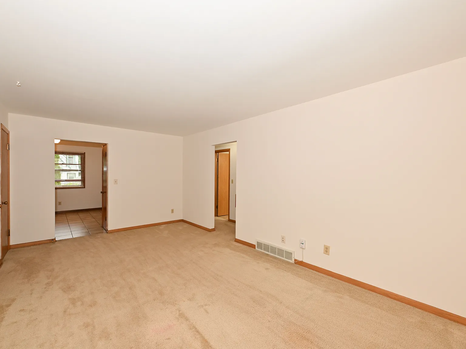 2 bed, 865 sqft, $1,100 — Photo 3
