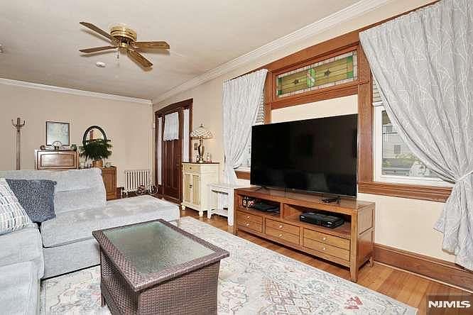 Listing photo 5