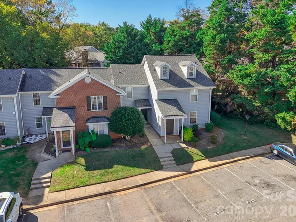 2913 Iron Gate Ln, Charlotte, NC 28212
