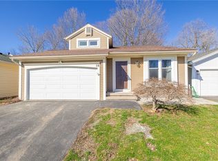 58 Winfield Ln, Webster, NY 14580