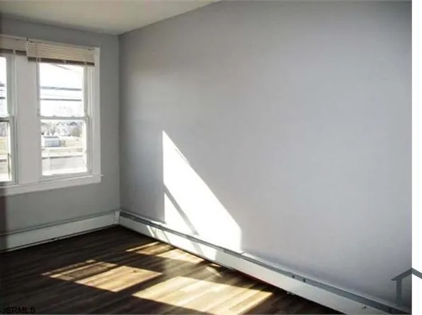 711 Harris Pl, Atlantic City, NJ 08401