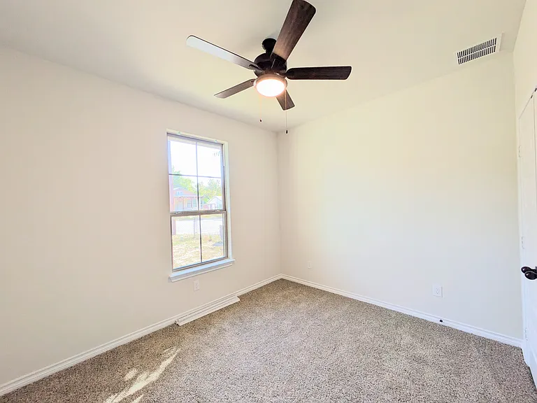 2250 W Bridge St — Photo 13