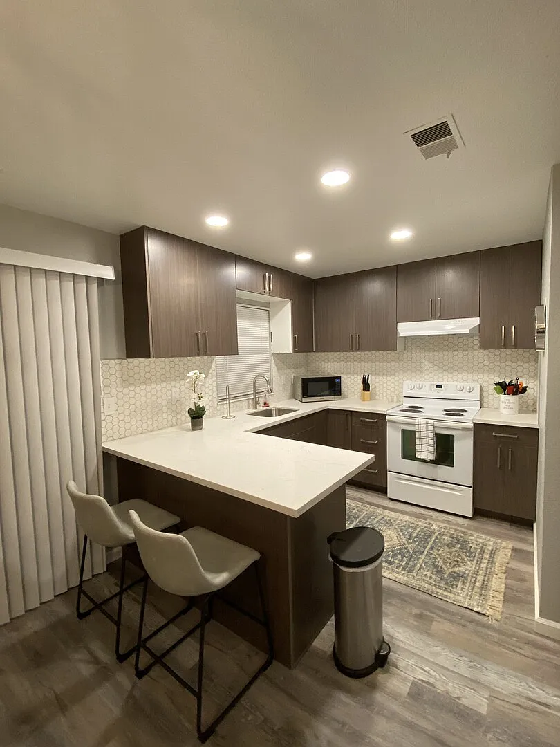 Beautifully Remodeled Modern Retreat W/Garage! — Photo 3