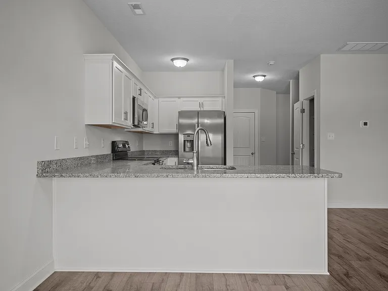 209 Verrazzano Ln — Photo 3