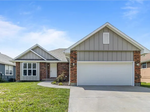 908 Coventry Ct, Warrensburg, MO 64093