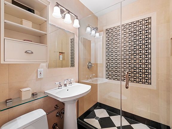 4th image of 29 W 74th St APT 3B