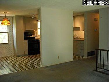 3rd image of 1066 Deleone Dr