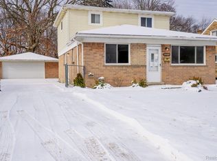 25525 Eureka Dr, Warren, MI 48091