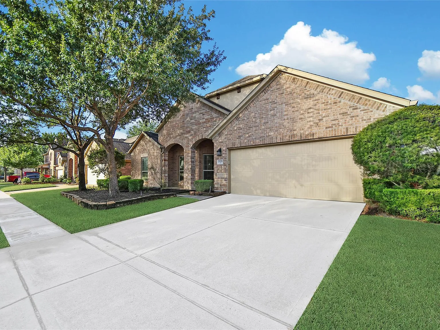 4 bed, 3.5 bath, 3067 sqft, $3,000 — Photo 3