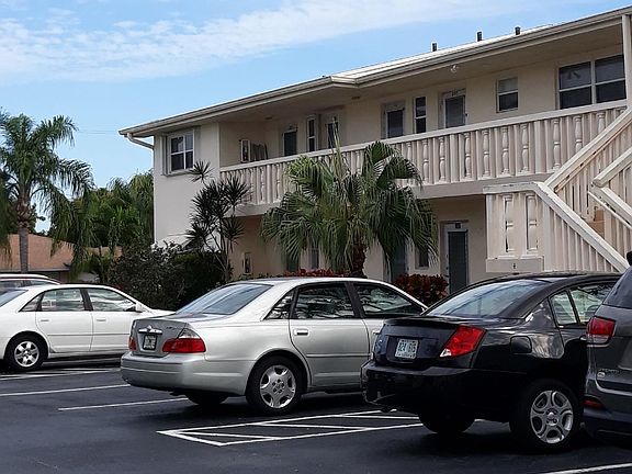 2nd image of 2121 NE 1st Ct APT 205