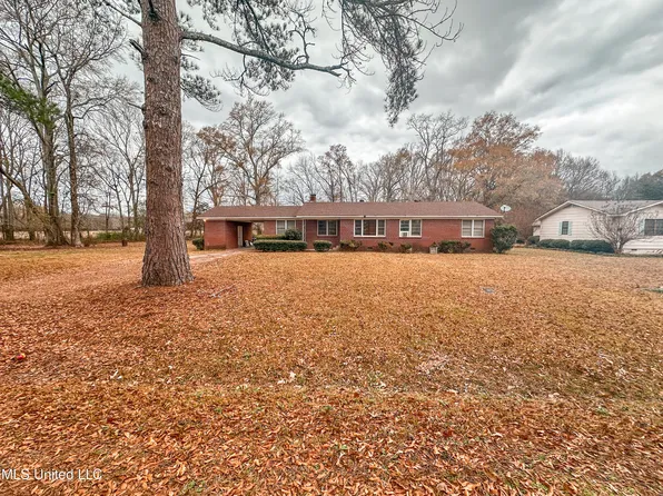 29 Pine St, Pickens, MS 39146