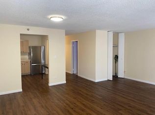 70 W Huron St APT 310, Chicago, IL