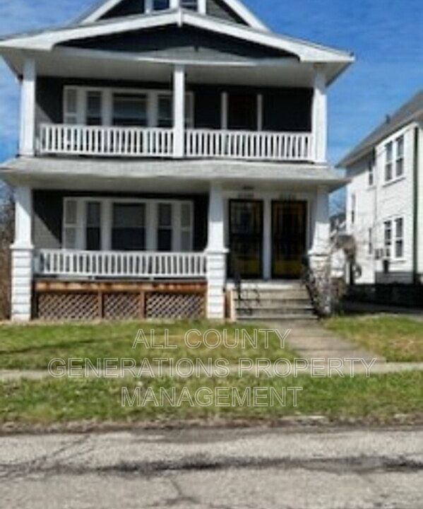 1st image of 4086 E 138th St