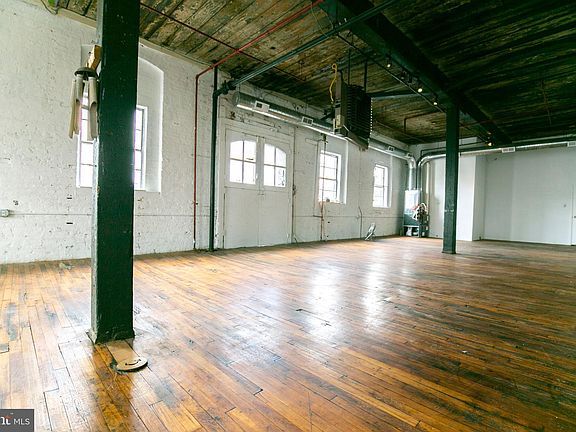3rd image of 1813 N Howard St #14B
