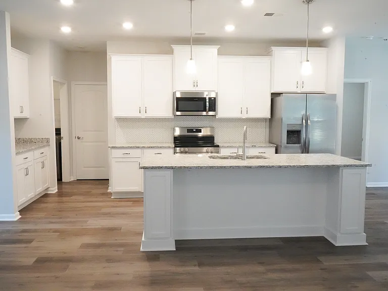 142 Brookline Dr — Photo 12