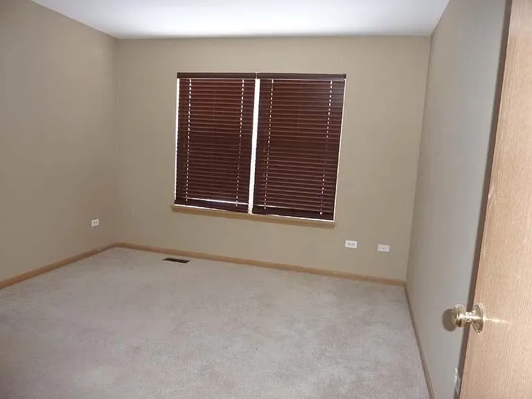 563 Littleton Trl — Photo 11