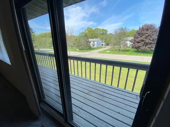 15500 Clovernook Dr APT D, Grand Haven, MI 49417