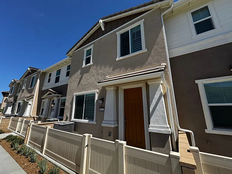 33221 Opal Glass Dr — Photo 1