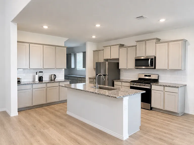 2840 Greene St — Photo 4