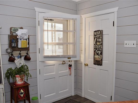 3rd image of 14 Orchard Ave