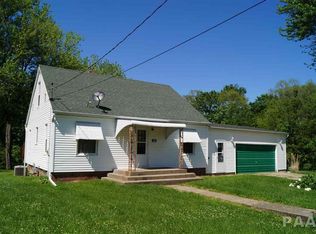 530 6th St, Saint David, IL 61563