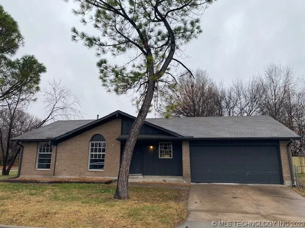 9016 E 46th Pl, Tulsa, OK 74145