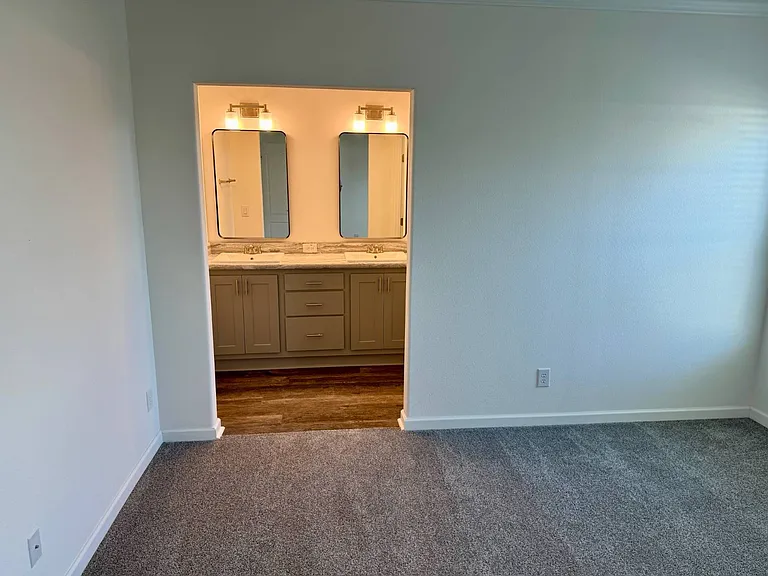 1270 Plymouth Pl — Photo 24