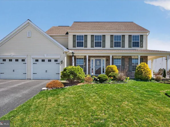 13 Blue Jay Way, Lebanon, PA 17042