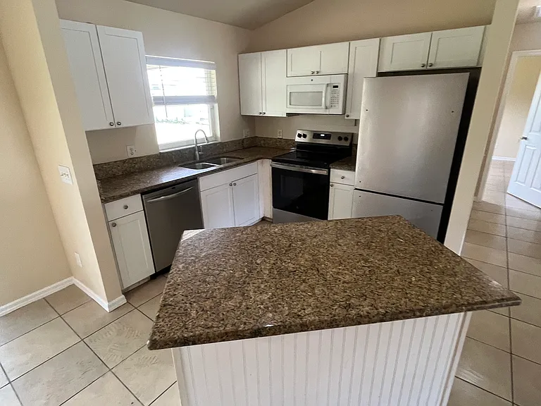 129 Zenith Cir — Photo 23