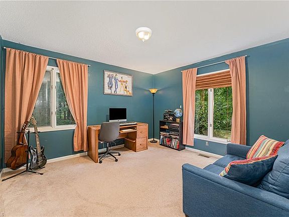5th image of 2203 Fox Glen Dr