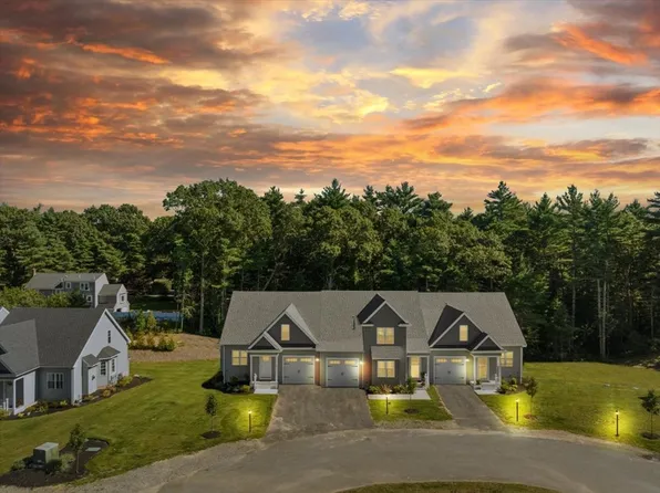 14 Santana Way #14, Carver, MA 02330