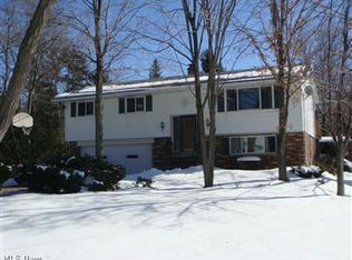 20619 Drake Rd, Strongsville, OH 44149