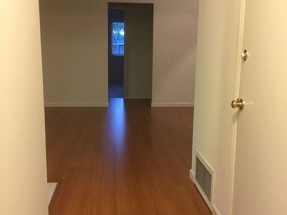 2nd image of 902 Whitehall Ave