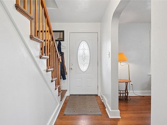 3rd image of 37 Cedar St