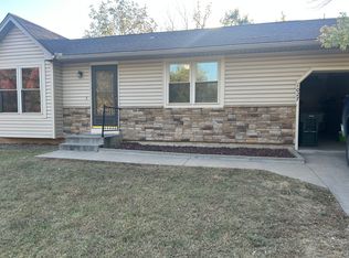 1027 SW Marge Ct, Topeka, KS 66615