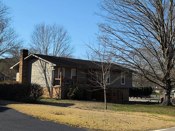 3rd image of 1352 Cenora Ln