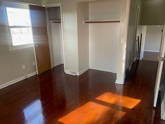 5th image of 2204 Millwood Dr