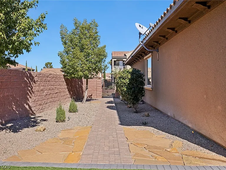 2341 Martinique Ave — Photo 83
