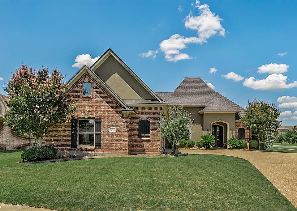 1st image of 523 Tupelo Dr